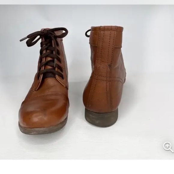 ZIGI SOHO leather lace up bootie. - Picture 8 of 11